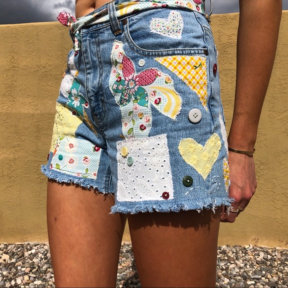 🌻Patched Denim High Waisted Jean Shorts size 6 - Picture 4 of 12